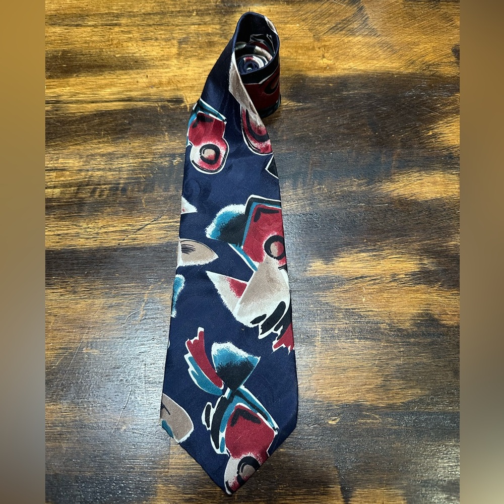 Halston III Tie